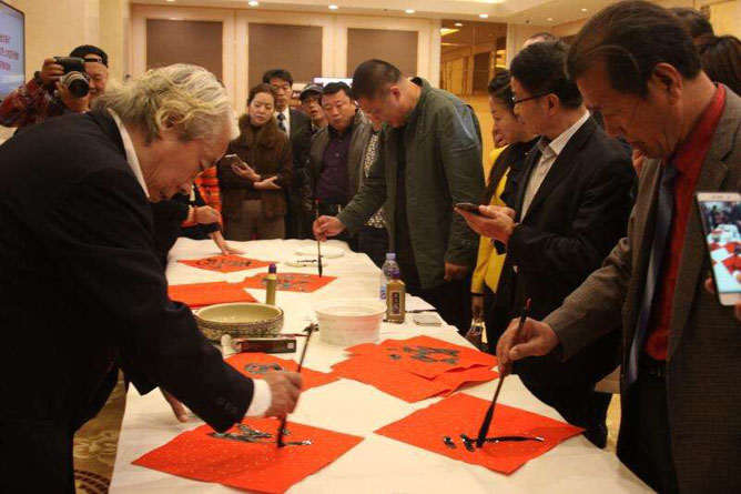 将书画市场交易模式转型,让名家字画飞入百姓之家