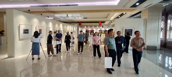 “丝路丹青 北疆溢彩——李政恩艺术作品展”在乌海市展览圆满成功  丝路文化 一带一路 