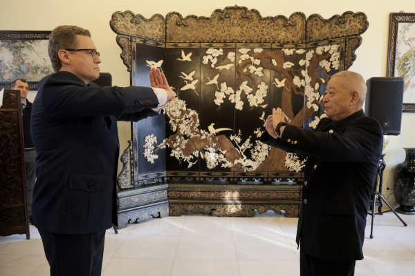 吴彬授予“友谊勋章”仪式在俄罗斯联邦驻华大使馆举办 一带一路 丝路文化 吴彬 中国武术 友谊勋章 吴彬授予“友谊勋章”仪式在俄罗斯联邦驻华大使馆举办 一带一路 丝路文化 吴彬 中国武术 友谊勋章