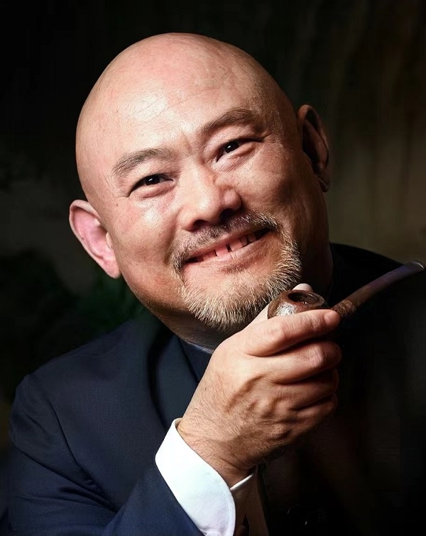 在中国传统水墨与当代视觉语言的交汇处,知名文化学者、艺术史论家、李可染画院副院长林宏以其独特的跨文化视角和深沉的哲学思辨脱颖而出。