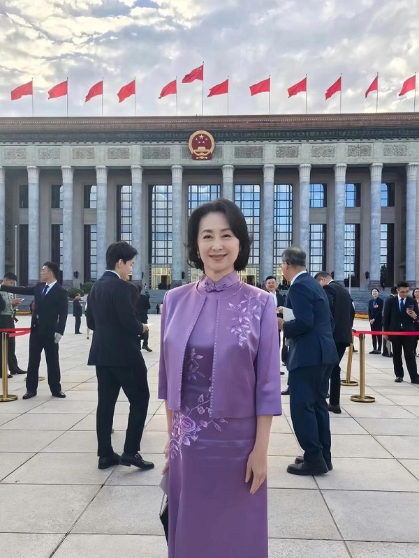 何超琼获任“全球文化交流大使”