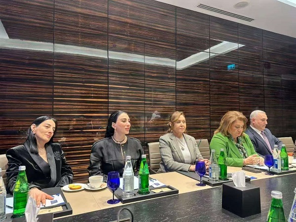 甘肃省旅游产业投资商会与阿塞拜疆女企业家协会携手,共谱“一带一路”巾帼投资合作新篇 一带一路 丝路文化 企业出海 互联互动 民心相通 甘肃省旅游产业投资商会与阿塞拜疆女企业家协会携手,共谱“一带一路”巾帼投资合作新篇 一带一路 丝路文化 企业出海 互联互动 民心相通