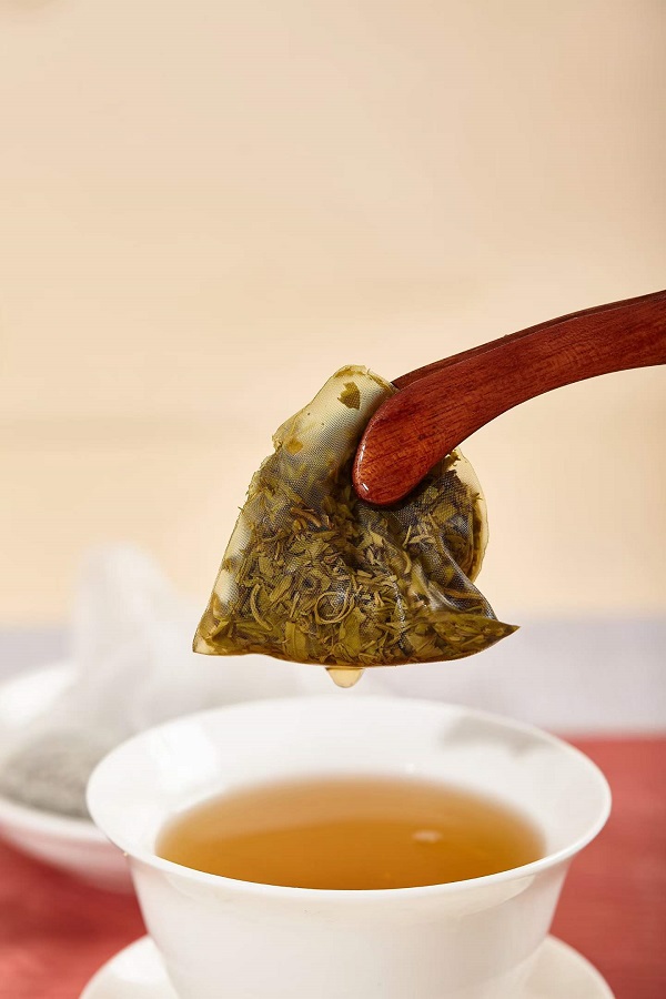 药食同源典范“雪域莓茶”:从武陵山到雪域高原的“黄酮之王” 丝路文化 一带一路 雪域莓茶 药食同源 链博会 药食同源典范“雪域莓茶”:从武陵山到雪域高原的“黄酮之王” 丝路文化 一带一路 雪域莓茶 药食同源 链博会